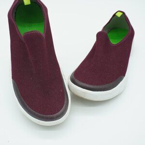 Women's OOFOS OOmg Low Recovery Slip On shoe size 8  M